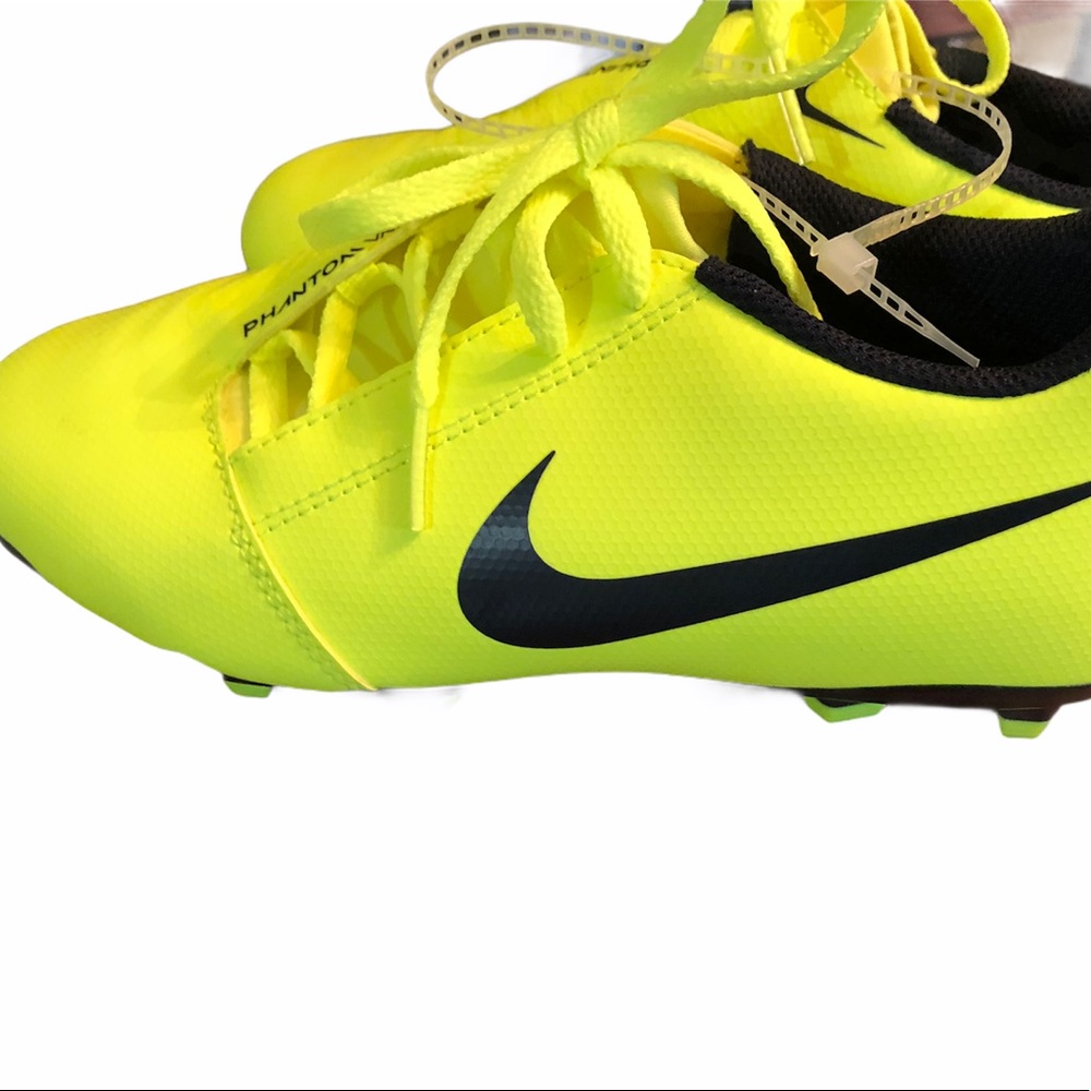 Youth Nike Venom soccer cleats size 4.5